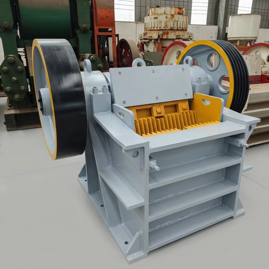 PE series jaw crusher in our showroom
